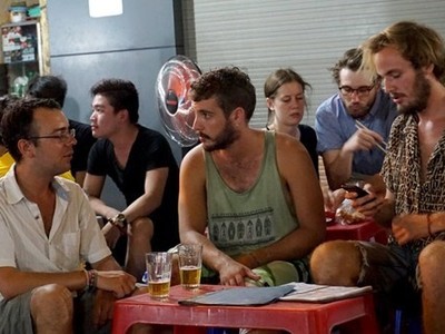 Khách Tây tiêu bao tiền mỗi ngày khi đến Sài Gòn?