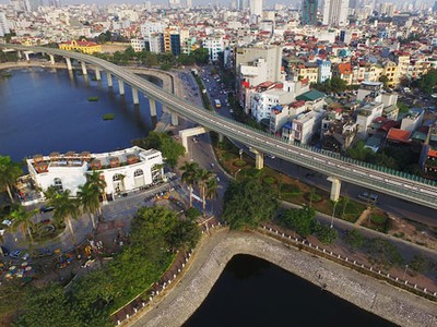 Tuyến đường sắt Cát Linh - Hà Đông đi qua đoạn Hoàng Cầu. Ảnh: Giang Huy