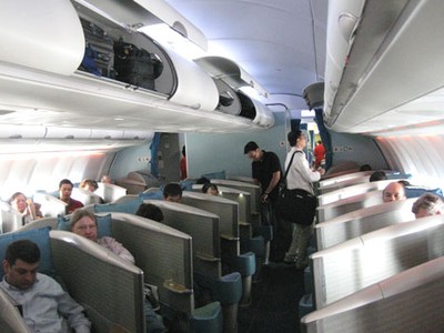 Hành khách cần có ý thức bảo vệ tài sản của mình khi đặt trên khoang hành lý. Ảnh minh họa: Đ.Loan