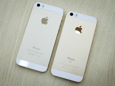 iPhone SE giống hệt iPhone 5s về thiết kế, khác biệt chủ yếu ở cấu hình và camera.