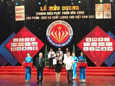 BVSC nhận giải Top 20 Thương hiệu Phát triển bền vững 2017