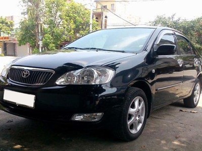 Toyota Altis cũ - một trong những dòng xe giữ giá nhất.