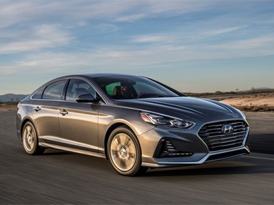 Sonata 2018 có thêm bản thể thao và giá bán nhỉnh hơn mẫu xe hiện hành.