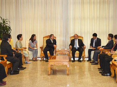 Thủ tướng đánh giá cao việc TCC Holdings đã nộp khoản thuế 100 triệu USD cho Việt Nam.