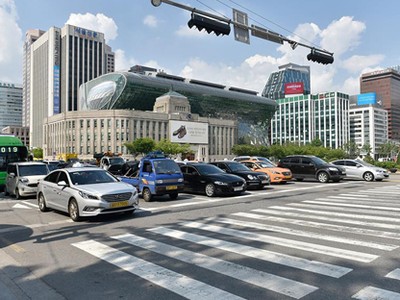Một ngã tư tại Seoul. Ảnh: HT.