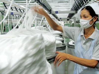 Sản phẩm sợi Việt Nam xuất sang Mỹ nằm trong 4 nước, vùng lãnh thổ bị điều tra chống bán phá giá. Ảnh: Vinatex