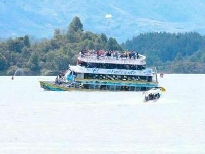 Chìm tàu 4 tầng chở 150 người ở Colombia