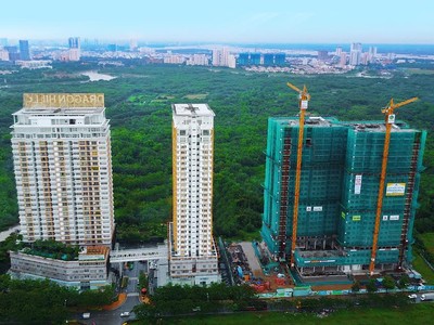 Phú Long cất nóc công trình Dragon Hill Residence and Suites 2 - Nam Sài Gòn 