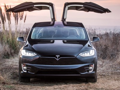 Tesla Model X - siêu xe điện của đại gia Sài Gòn