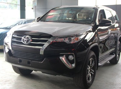 Toyota Fortuner bản Trung Đông đời 2017 đầu tiên tại Việt Nam.