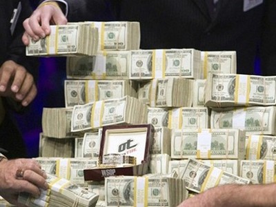 Các tập đoàn toàn cầu ưu tiên 'cất tiền trong két' vì môi trường đầu tư đã khó hơn