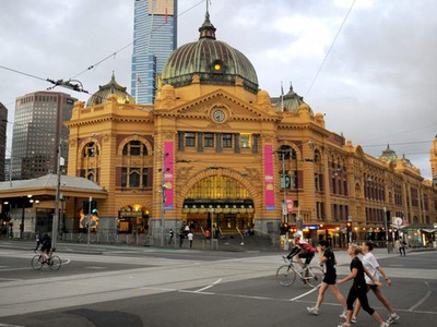 Hồng Kông - Nghịch lý mua chỗ đỗ đắt hơn mua ô tô