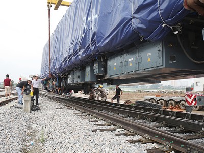 Các đoàn tàu được lắp đặt trên đường sắt Cát Linh-Hà Đông