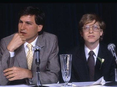 Steve Jobs và Bill Gates tại New York năm 1985. Ảnh: Mac History