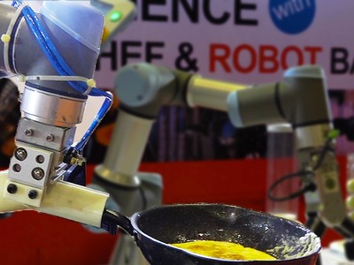 Robot chiên trứng, pha cà phê ra mắt tại Sài Gòn