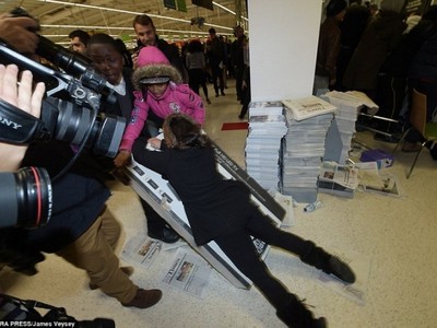 Những cảnh 'điên cuồng' từng diễn ra trong Black Friday