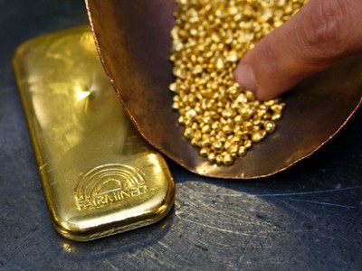 Giá vàng hôm nay (18/1): Lao dốc theo giá vàng thế giới