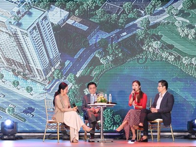 ELLE Talk “Trải nghiệm cuộc sống Nhật Bản giữa lòng Sài Gòn” với các khách mời nổi tiếng.