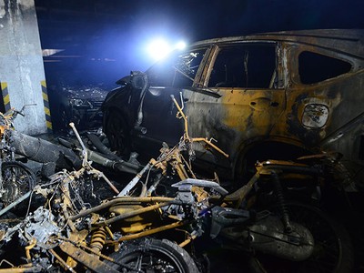 Hiện trường vụ cháy tại tầng hầm Chung cư Carina. Ảnh: Lê Toàn