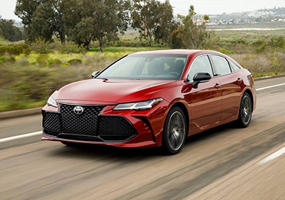 Toyota Avalon phiên bản Touring có thiết kế thể thao hơn các phiên bản còn lại. Ảnh: Motor1.