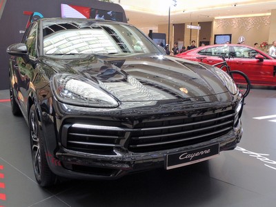 Porsche Cayenne 2018 giá từ 4,5 tỷ - SUV thể thao chất Đức
