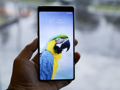 [inforGraphic] So sánh Bphone 3 với smartphone tầm trung nổi bật ở Việt Nam