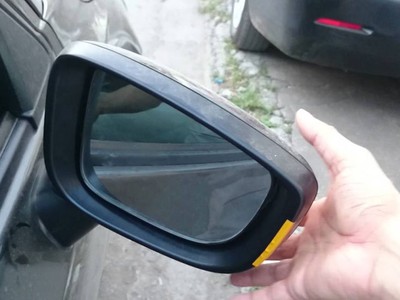 Những phụ tùng ôtô thường bị đạo chích nhòm ngó