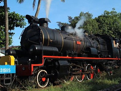 Đầu máy hơi nước Tự Lực đang được phục chế. Ảnh: Anh Duy. 