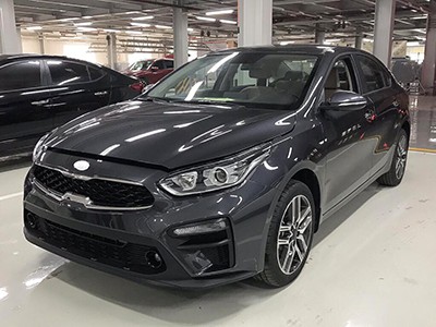 Kia Cerato 2019 tại một đại lý ở Hà Nội. Ảnh: TN.