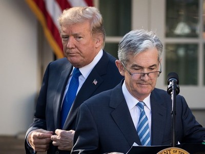 Tổng thống Mỹ Trump và Chủ tịch Fed Jerome Powell. (Nguồn: Getty Images).
