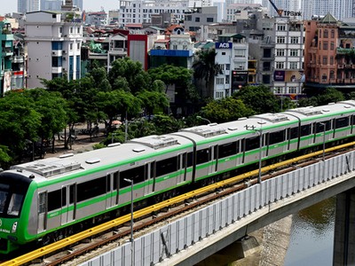 Tàu Cát Linh - Hà Đông đang chạy thử. Ảnh: Giang Huy. 