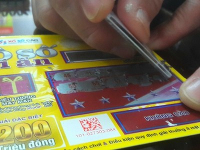 Mẫu vé số cào biết ngay kết quả sắp được Xổ số kiến thiết TP HCM triển khai. Ảnh: Phương Đông.