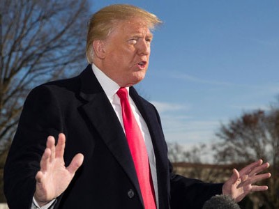 Tổng thống Mỹ Donald Trump phát biểu bên ngoài Nhà Trắng hồi tháng 12/2018. Ảnh: AFP.