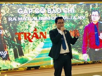 Nhạc sĩ Trần Hùng chi sẻ tại buổi họp báo ra mắt CD Vo1 và MV "Bốn mùa yêu thương".