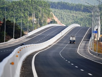 Cao tốc Hạ Long - Vân Đồn. Ảnh: Minh Cương