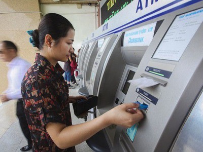 gân hàng Nhà nước (NHNN) yêu cầu NHNN chi nhánh tỉnh, thành phố kịp thời xử phạt vi phạm hành chính đối với những trường hợp máy ATM thiếu tiền, không hoạt động do lỗi chủ quan của ngân hàng (ảnh minh họa).