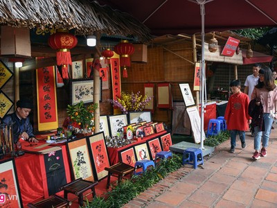 Người Hà Nội đi xin chữ đầu năm