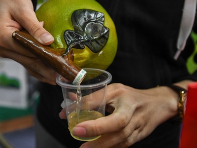 Những món ăn và trò chơi hút khách ở hội chợ du lịch