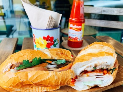 Quán cà phê, bánh mì Hà Nội giữa lòng Seoul