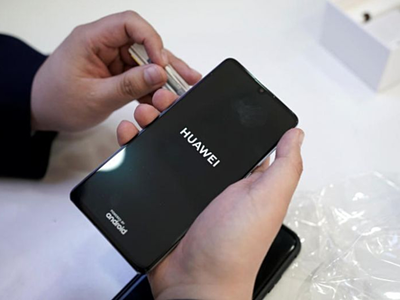 Google và hàng loạt hàng công nghệ Mỹ thông báo dừng hợp tác với Huawei.