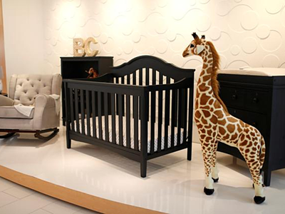 Đồ nội thất trong showroom của Delta Children. Ảnh: Reuters.