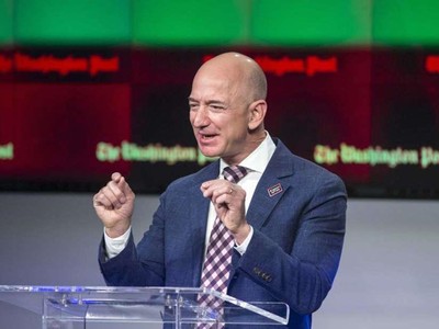 Chưa rõ Jeff Bezos dùng gần 3 tỷ USD tiền mặt cho mục đích gì. Ảnh: J. Scott Applewhite/STF.