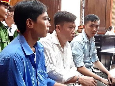 Các bị cáo tại tòa hôm nay. Ảnh: Hải Duyên.