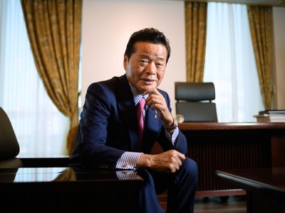 Masaru Wasami trong văn phòng tại Tokyo. Ảnh: Bloomberg.