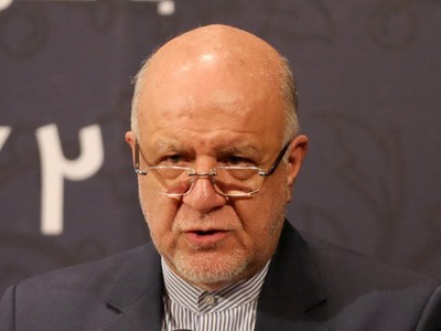 Bộ trưởng Dầu mỏ Iran Bijan Namdar Zanganeh tại buổi họp báo ở Tehran hôm nay. Ảnh: AFP.