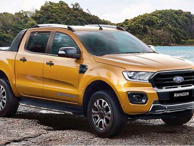 Triton - Ranger - Hilux: chọn xe bán tải nào giá gần 900 triệu