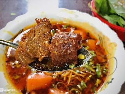 Món bò kho kiểu Ấn Độ chỉ bán buổi chiều