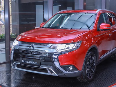 Mitsubishi Outlander 2020 ở một showroom tại Hà Nội.