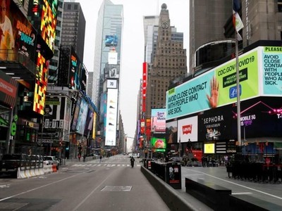 Quảng trường Thời đại vắng vẻ tại Mỹ hồi cuối tháng 3. Ảnh: Reuters.