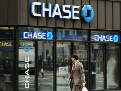 Các ngân hàng Mỹ có thêm khoảng 2.000 tỷ USD tiền gửi kể từ tháng 1. Ảnh: Fortune.